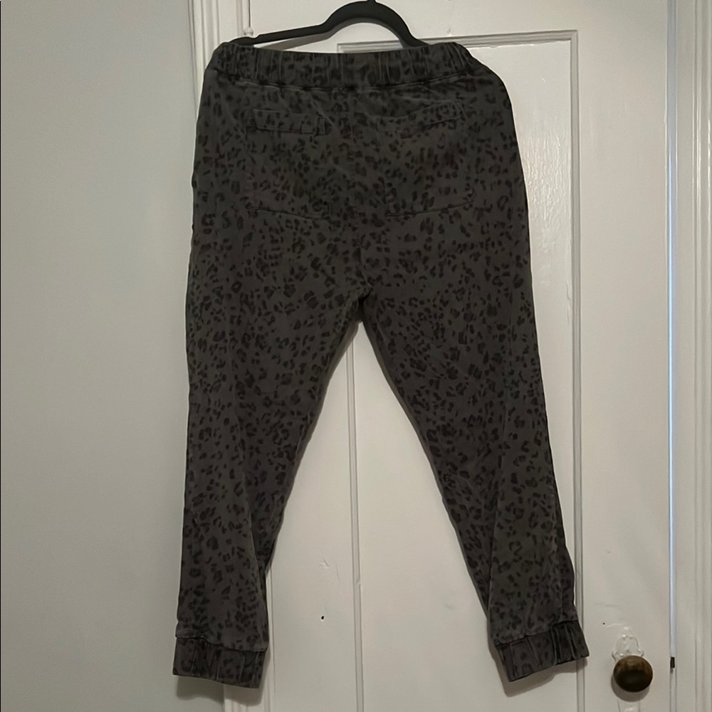 Anthropologie Leopard Print Jogger Pants - Picture 4 of 6